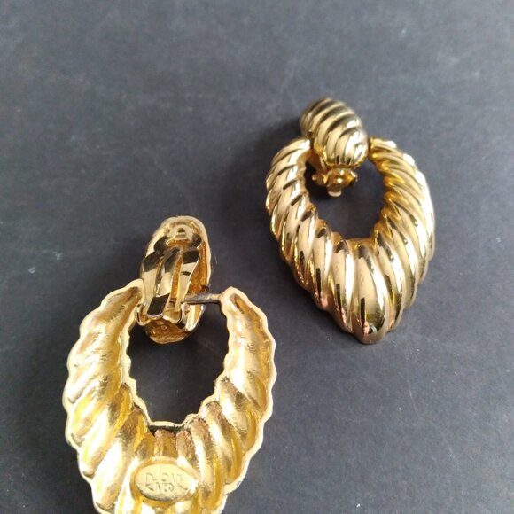 Joan Rivers Large Gold Tone Door Knocker Clip-On Earrings - Picture 2 of 4